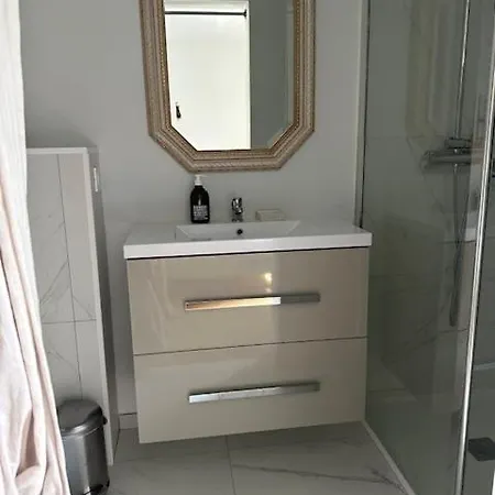 Climatise Avec Terrasse Privative شقة