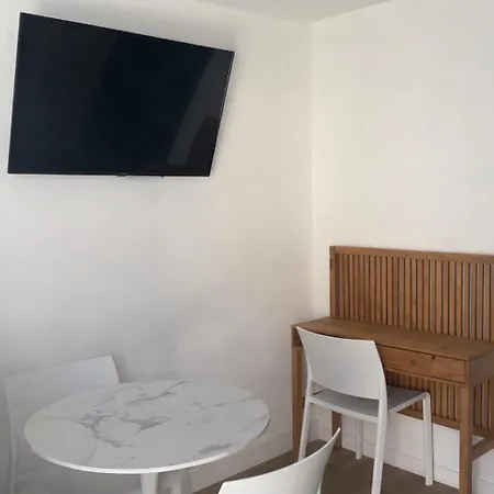 Climatisé Avec Terrasse Privative Appartamento