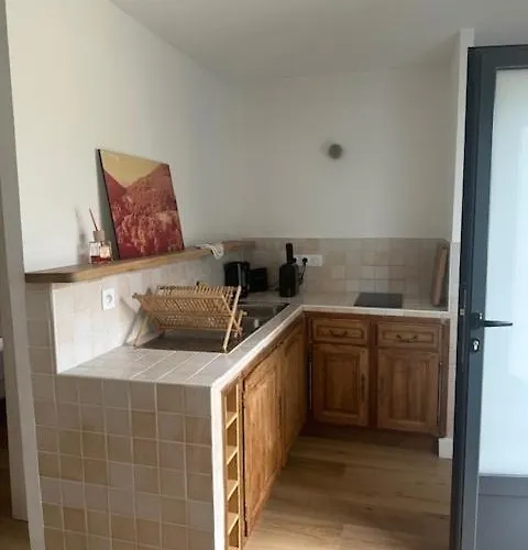 Climatise Avec Terrasse Privative كورتي